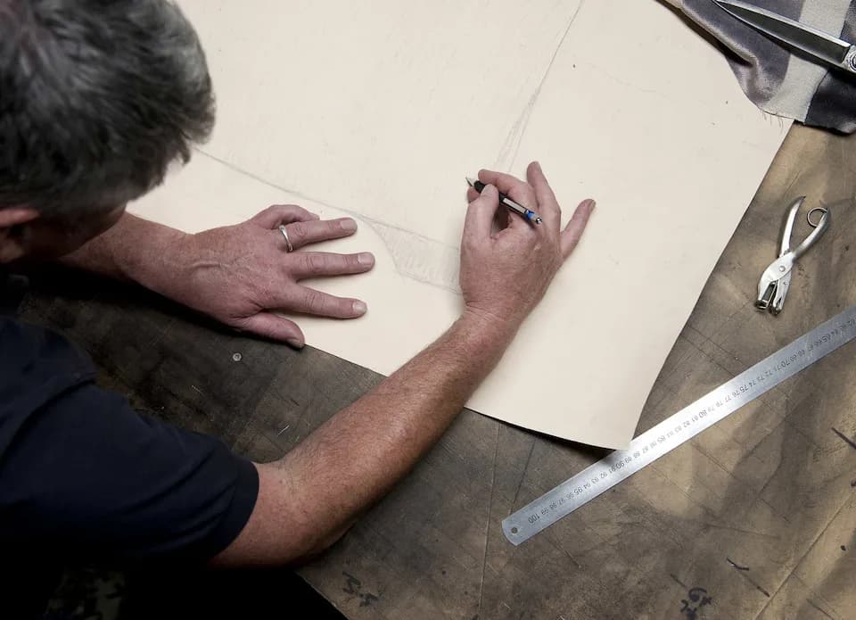 Handcrafted in Britain. Since 1982
Each sofa begins in our workshop, shaped by skilled hands and crafted with care from materials chosen to last a lifetime.
Learn About Us